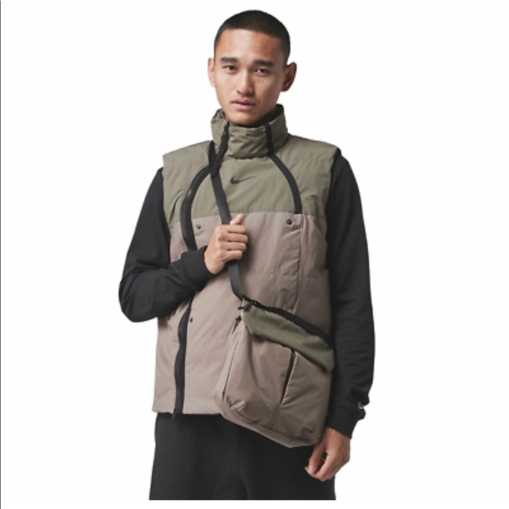 Mens Nike Sportswear Tech Pack Synthetic-Fill Vest sz small